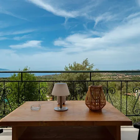 Hilltop At Kefalonia アパートホテル